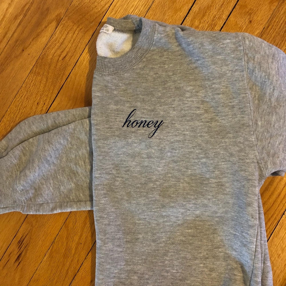 Cropped “honey” sweatshirt